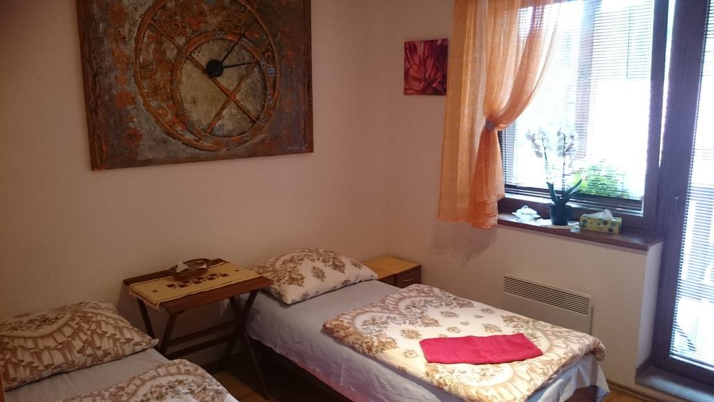רוז'ומברוק Fatrapark 1 U Sovicky Studio, Kuchynka, Kupelna,S Balkonom Gratis Parkovanie V Podzemnej Garazi מראה חיצוני תמונה