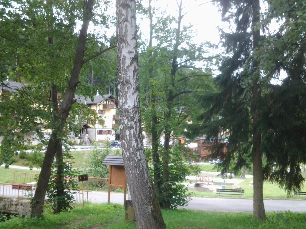 רוז'ומברוק Fatrapark 1 U Sovicky Studio, Kuchynka, Kupelna,S Balkonom Gratis Parkovanie V Podzemnej Garazi מראה חיצוני תמונה